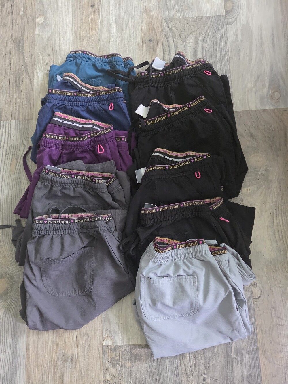 SCRUB LOT. 9 Pants, 1 Jogger, 8 Tops